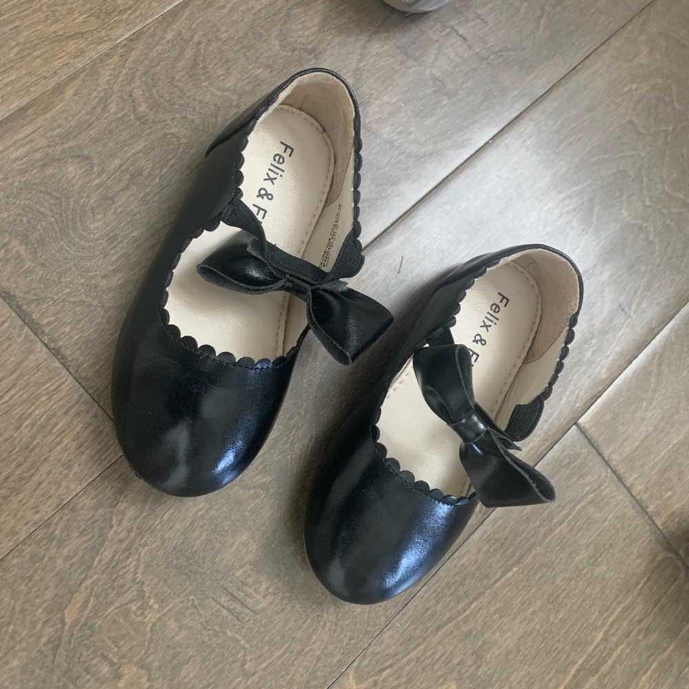 Felix and flora Toddler size 8 dress shoes